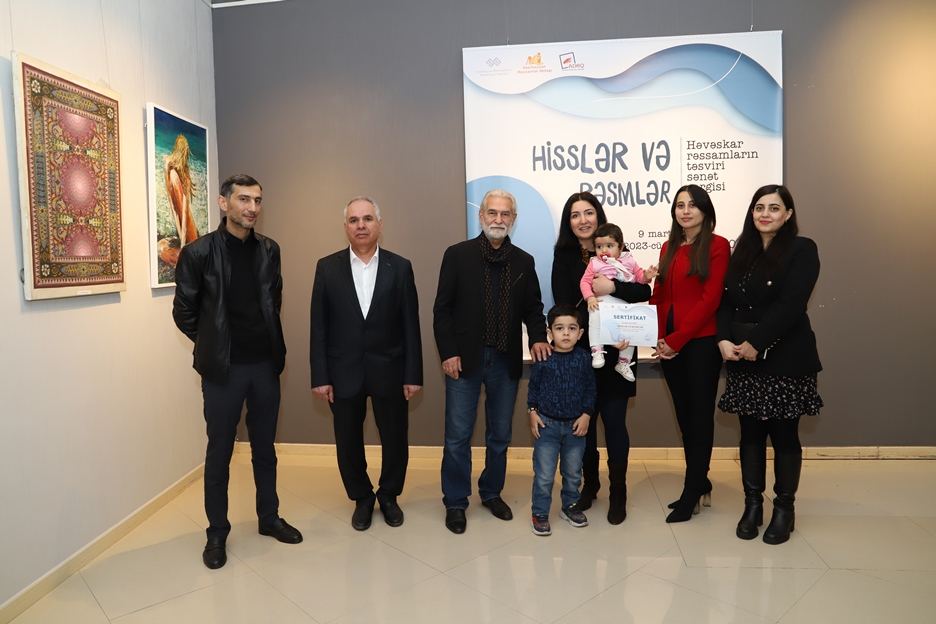 Привлекающие своей непредсказуемостью картины художников-любителей - выставка в Баку (ФОТО)