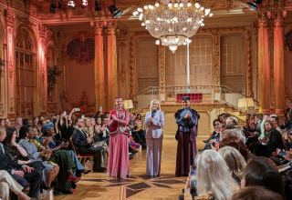 Коллекция Гюльнары Халиловой "Карабах" вызвала большой интерес на Стокгольмской международной выставке моды (ФОТО)