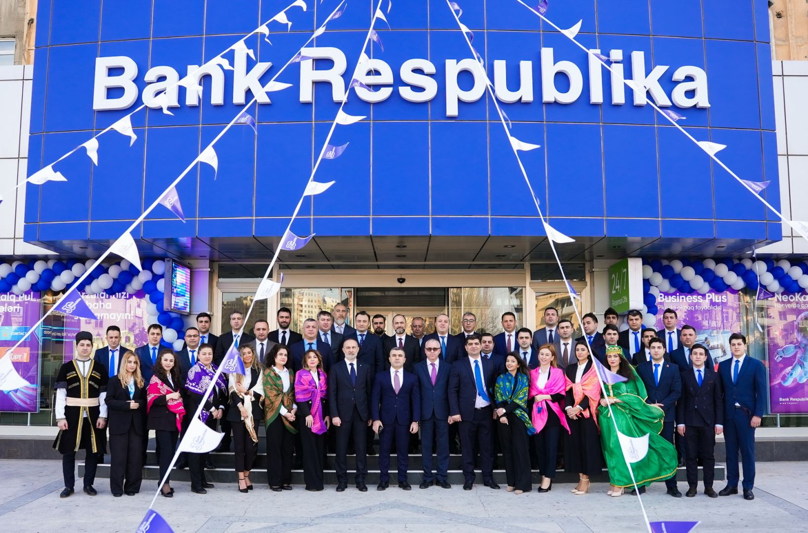 “Bank Respublika”nın Neftçilər filialı yeni konseptdə və yeni ünvanda (FOTO)
