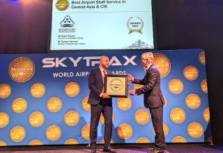 Heydər Əliyev Beynəlxalq Aeroportu növbəti dəfə nüfuzlu “Skytrax” mükafatına layiq görülüb (FOTO)