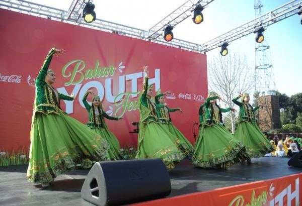 В Университете ADA состоялся девятый Весенний фестиваль молодежи (ВИДЕО, ФОТО)