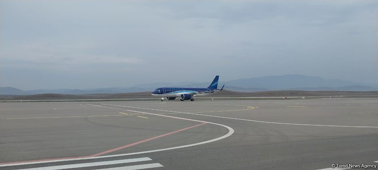 Plane with UN representatives lands at Fuzuli airport (PHOTO)