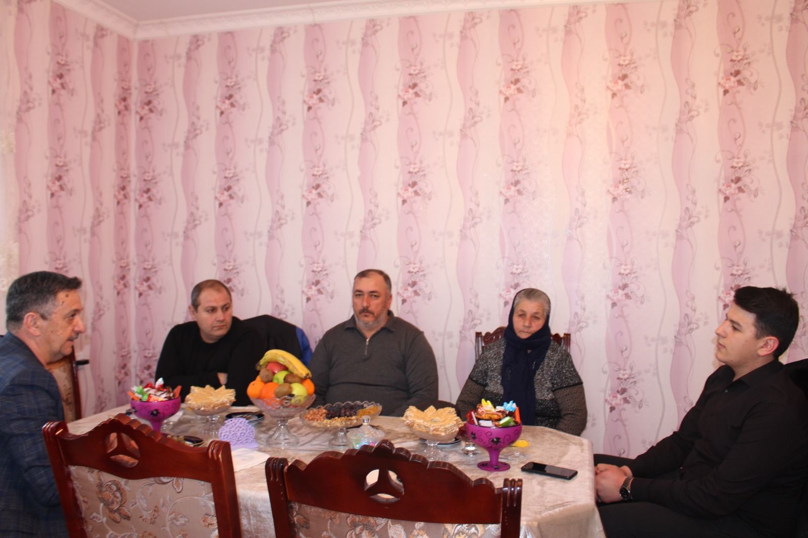 ADNSU-nun şəhid məzunlarının ailələri Novruz bayramı ərəfəsində ziyarət olunub (FOTO)