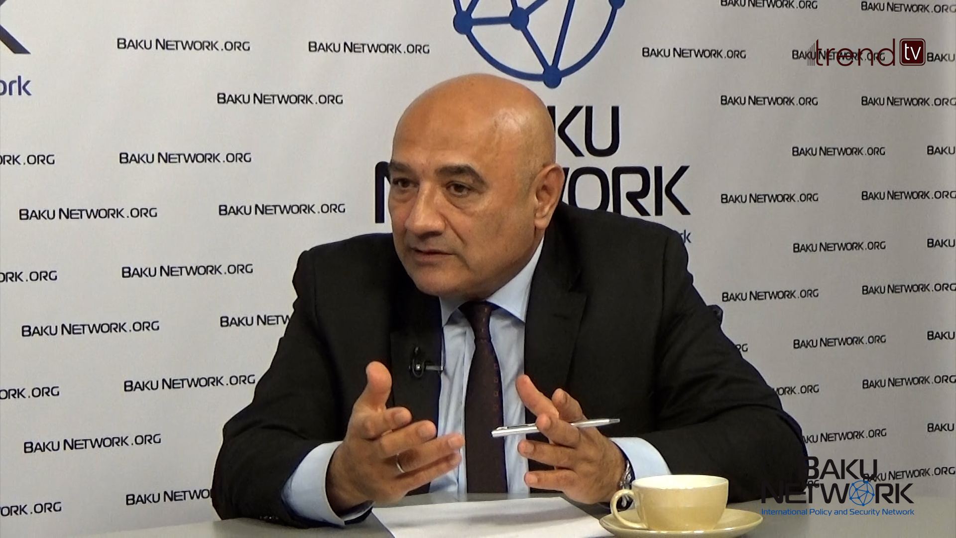 В рамках видеопроекта "Диалог с Тофиком Аббасовым" обсуждены вопросы реинтеграции армянского меньшинства в Карабахе (ФОТО/ВИДЕО)