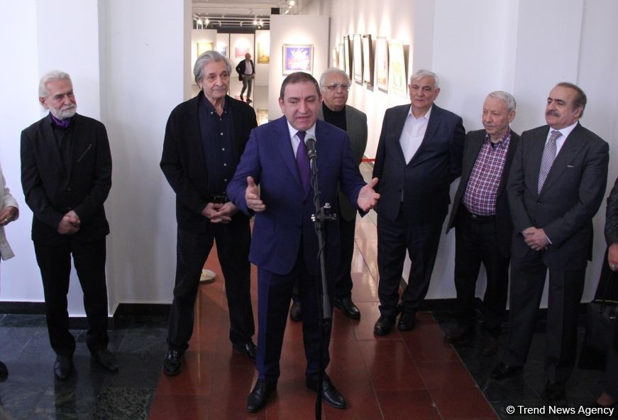 В Баку открылась выставка картин дипломата Турала Рзаева – от хобби до четырех времен года (ФОТО)