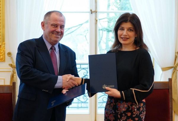 Подписан меморандум о сотрудничестве между Международным фондом тюркской культуры и наследия и Варшавским университетом (ФОТО)