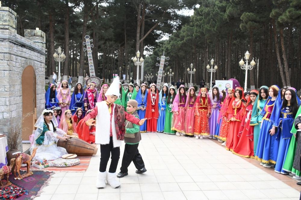 Abşeron rayonunda Novruz şənliyi böyük konsert proqramı ilə davam edib (FOTO)