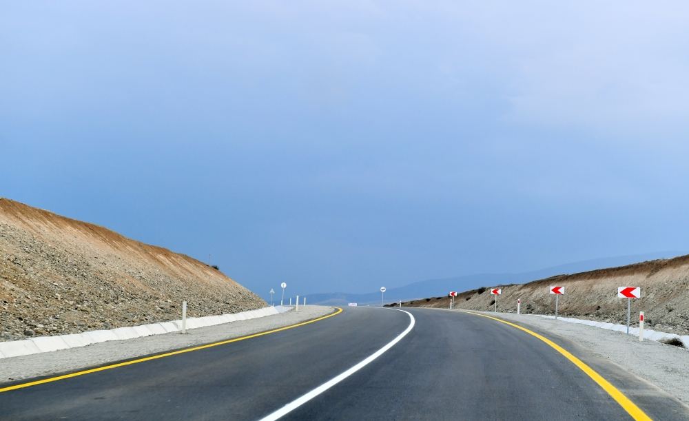 Госагентство автомобильных дорог Азербайджана проводит осмотр дорожной инфраструктуры после землетрясения