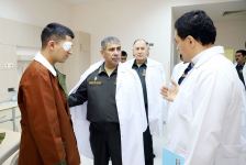 Müdafiə naziri Novruz bayramı münasibətilə hərbi hospitalı ziyarət edib (FOTO/VİDEO)