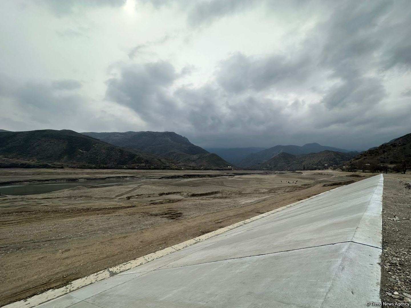 Tourism facilities under construction along Sugovushan reservoir (PHOTO)