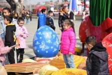 Bakı sakinləri Novruz bayramını qeyd edir - FOTOREPORTAJ