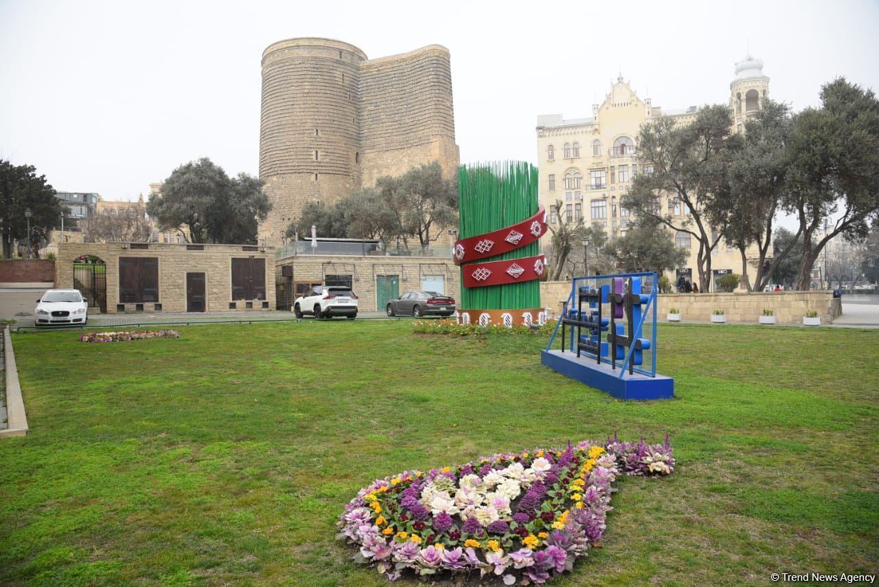 Bakı sakinləri Novruz bayramını qeyd edir - FOTOREPORTAJ