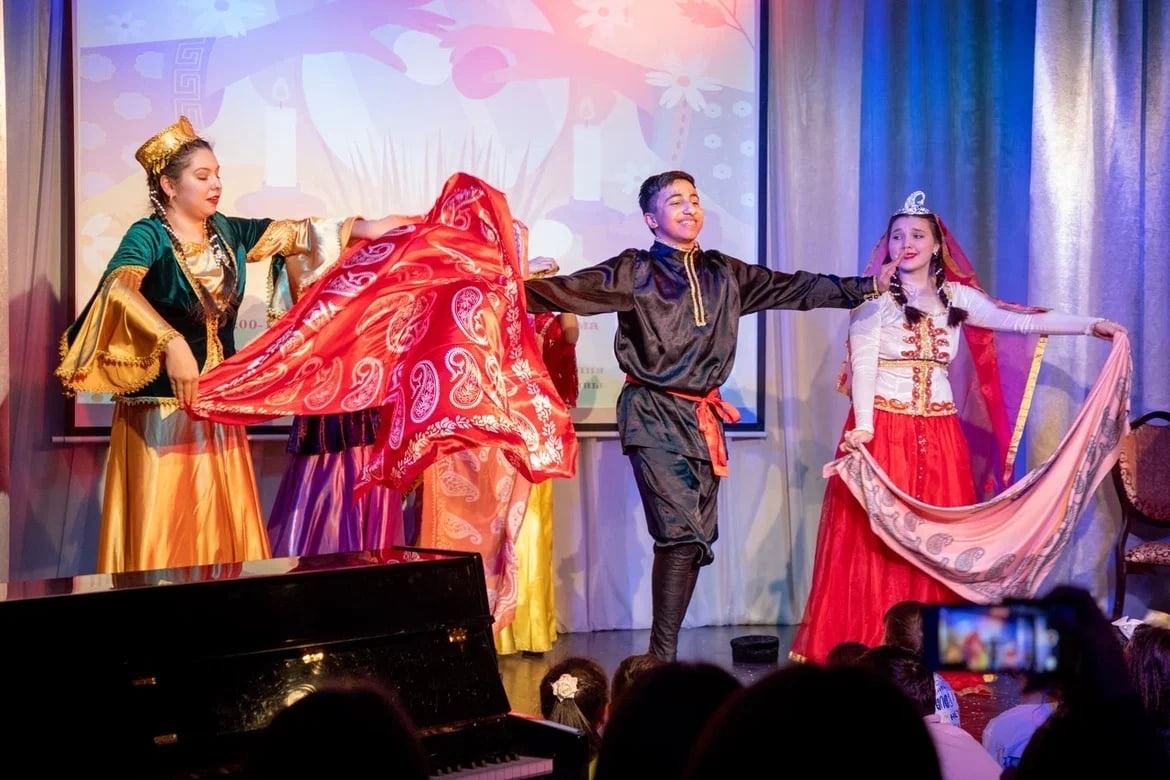 Сказочная атмосфера Азербайджана в Санкт-Петербурге - праздник весны Новруз (ФОТО)