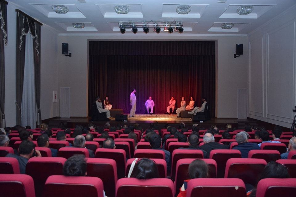 Коллектив театра YUĞ выступил в Шамахы (ФОТО)