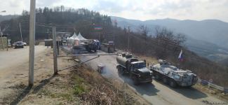 По Лачинской дороге беспрепятственно проехала автоколонна из 33 автомашин РМК (ФОТО)