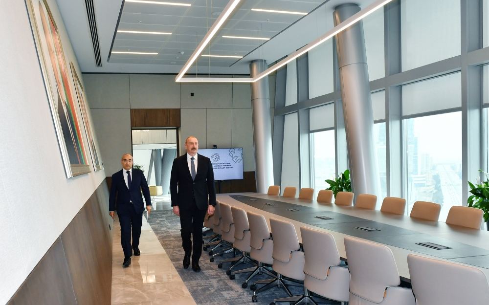 Президент Ильхам Алиев принял участие в открытии нового административного здания Государственной службы по вопросам имущества (ФОТО)