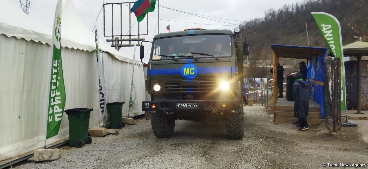 Convoy of Russian peacekeepers moves freely along Azerbaijan's Lachin-Khankendi road (PHOTO)