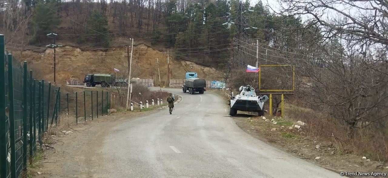 Several trucks of Russian peacekeepers move freely along Azerbaijan's Lachin-Khankendi road (PHOTO)