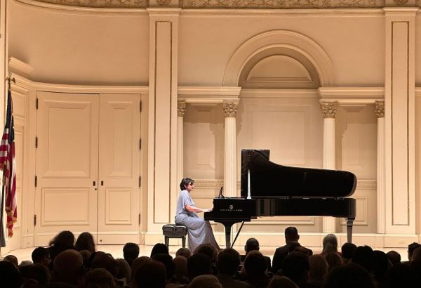В знаменитом Карнеги-холл в Нью Йорке состоялся сольный концерт заслуженной артистки Азербайджана Наргиз Алияровой (ФОТО)