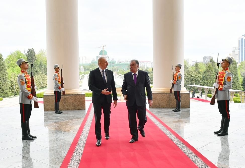 Azərbaycan Prezidenti İlham Əliyevin Düşənbədə rəsmi qarşılanma mərasimi olub (FOTO)