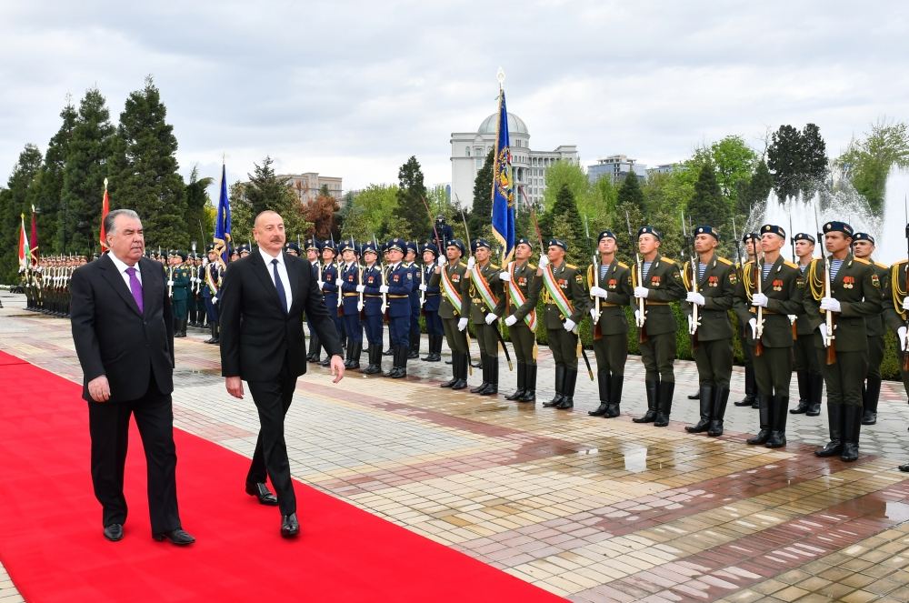 Azərbaycan Prezidenti İlham Əliyevin Düşənbədə rəsmi qarşılanma mərasimi olub (FOTO)