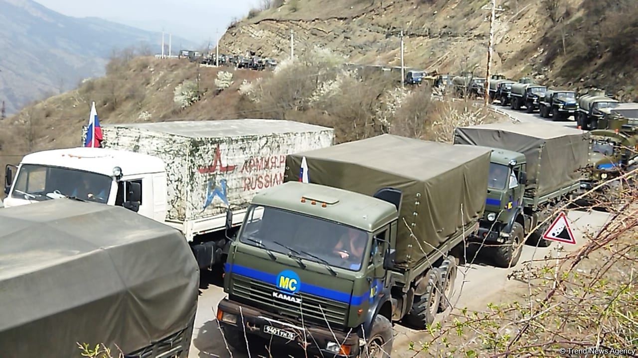 По Лачинской дороге беспрепятственно проехали автомобили РМК с армянскими жителями Карабаха (ФОТО)
