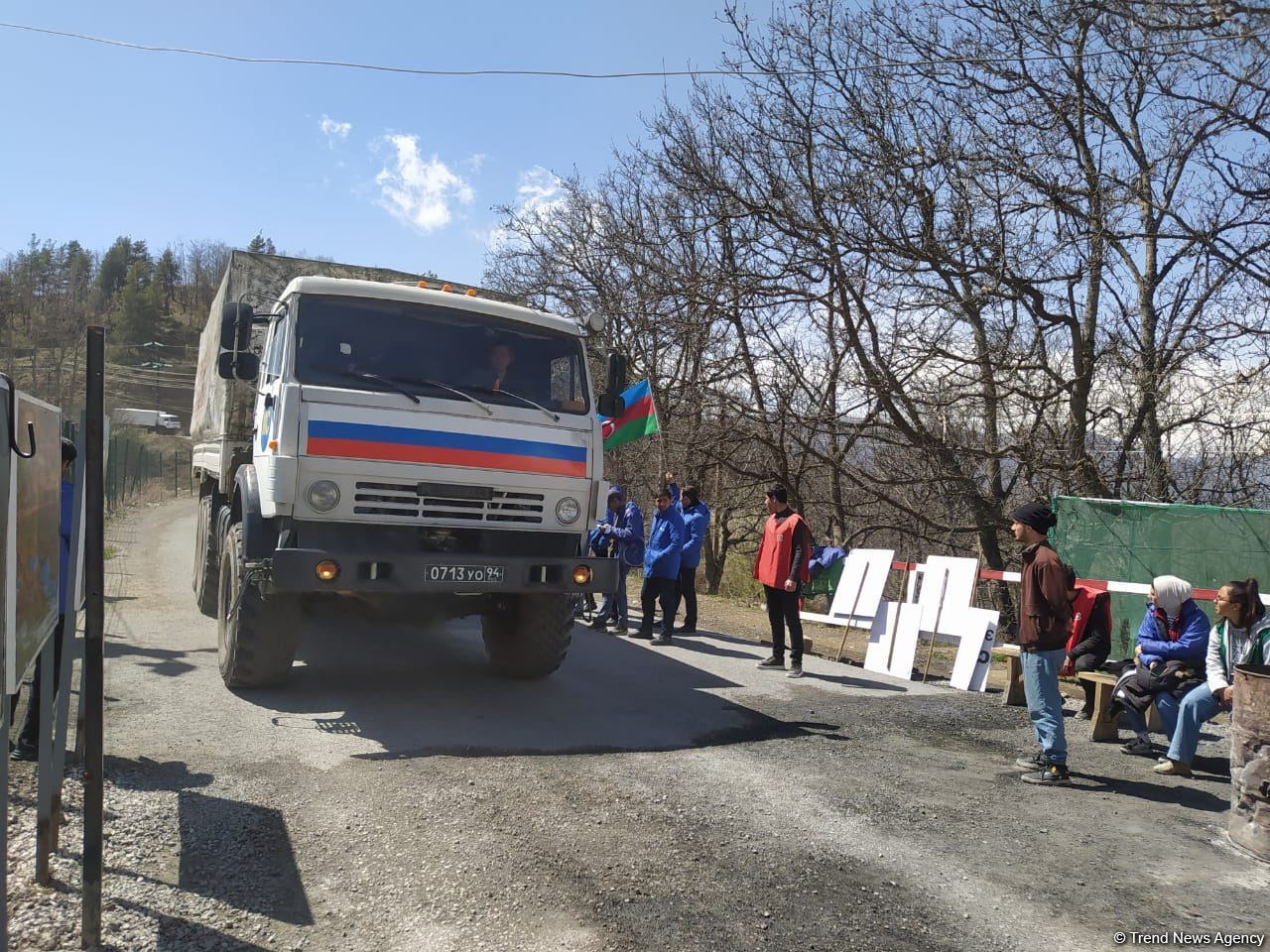 Sülhməramlılara aid 4 avtomobil Laçın yolundan maneəsiz keçib (FOTO)