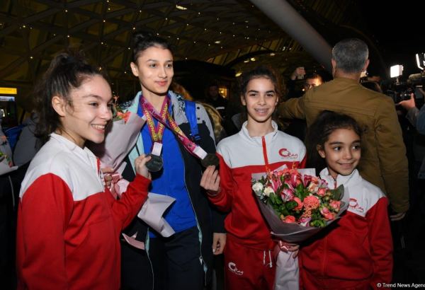 Azerbaijani gymnasts return from France with medals (PHOTO)
