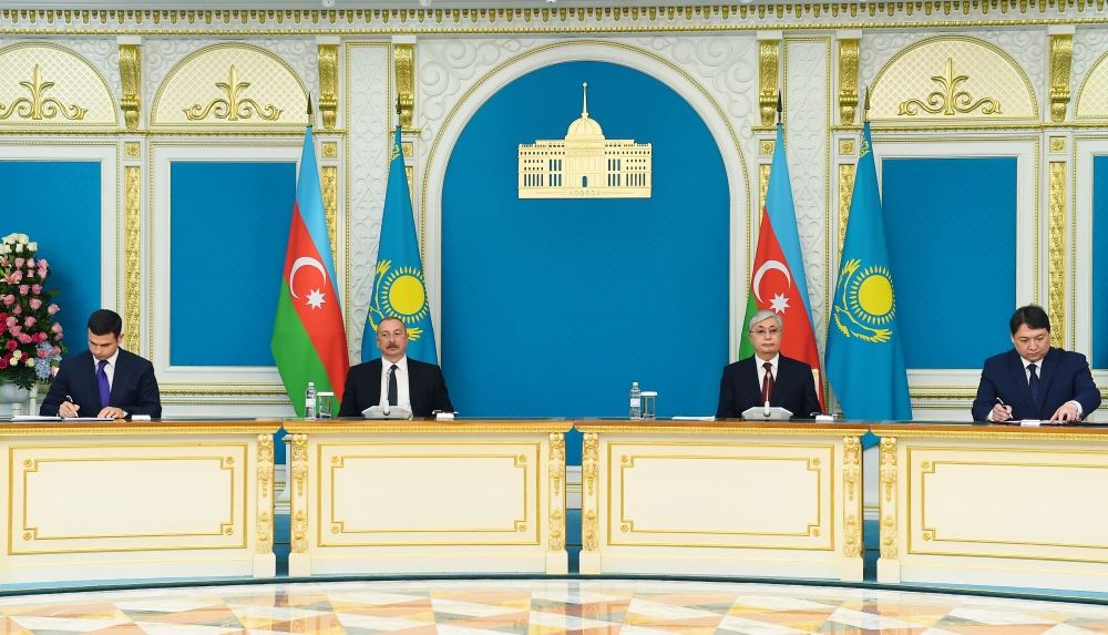 Azerbaijan, Kazakhstan sign documents (PHOTO/VIDEO)