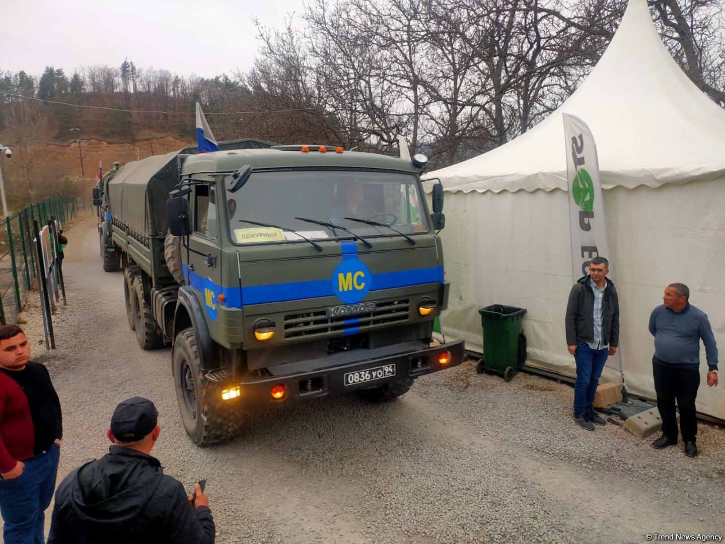 Sülhməramlılara aid 9 avtomobil Laçın yolundan maneəsiz keçib (FOTO)