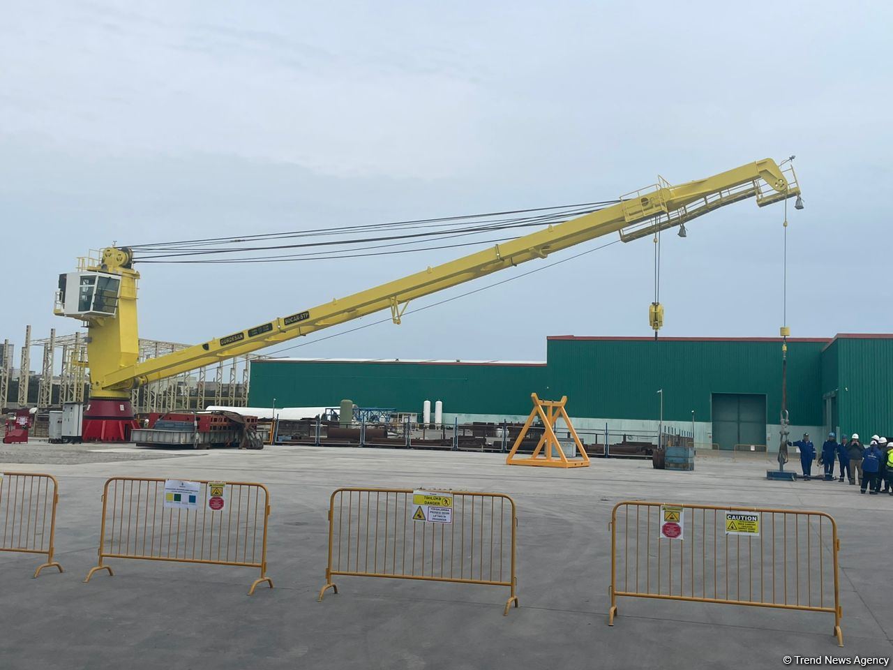 SOCAR-STP stasionar dəniz platforma kranının istehsalına başlayıb (FOTO)