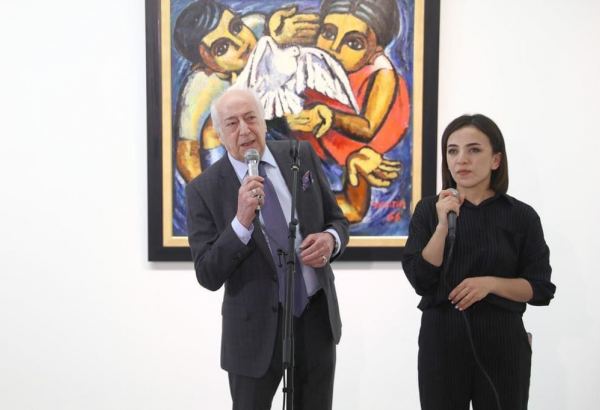 В Тбилиси открылась юбилейная выставка азербайджанского художника Чингиза Фарзалиева "По ступеням времени" (ФОТО)