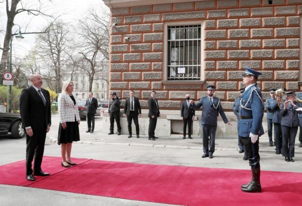 В Сараево состоялась церемония официальной встречи Президента Азербайджана Ильхама Алиева (ФОТО/ВИДЕО)