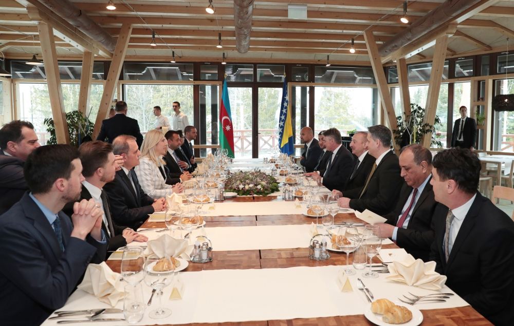 В Сараево в честь Президента Ильхама Алиева дан официальный обед (ФОТО) (Дополнено)