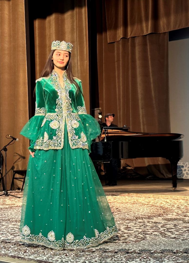 В Ташкенте в рамках Дней города Шуша состоялся показ коллекции Гюльнары Халиловой "Карабах" (ФОТО)
