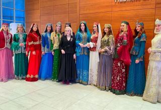 В Белграде будет представлена экспозиция национальных костюмов Гюльнары Халиловой "Карабах"
