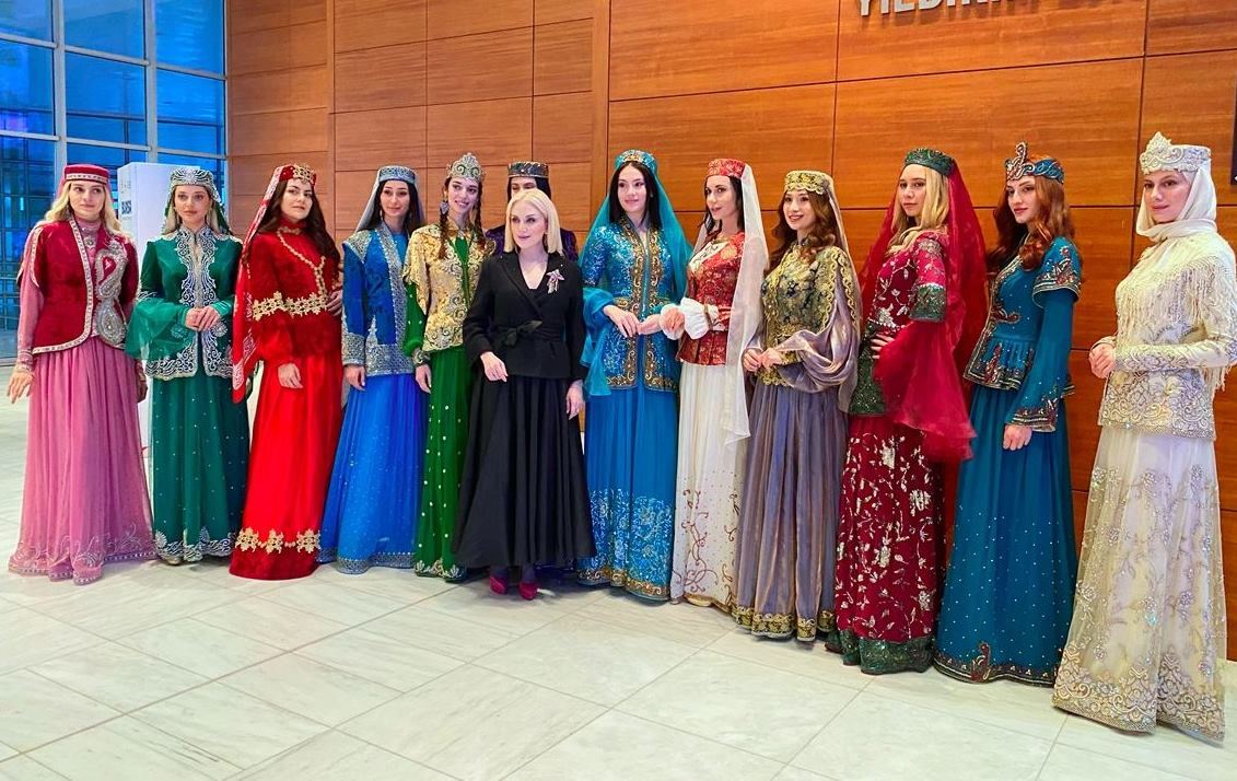 В Белграде будет представлена экспозиция национальных костюмов Гюльнары Халиловой "Карабах"