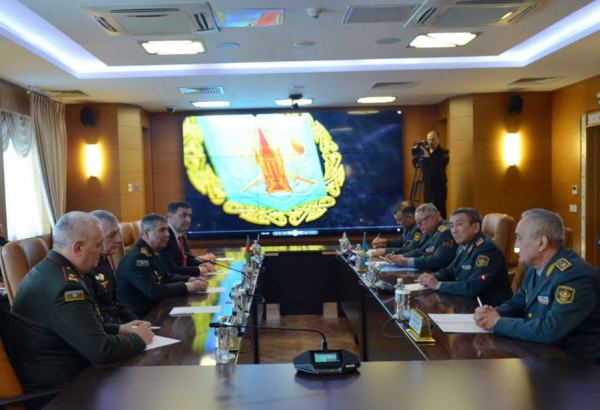 Azerbaijan, Kazakhstan discuss issues of cooperation in military education (PHOTO)