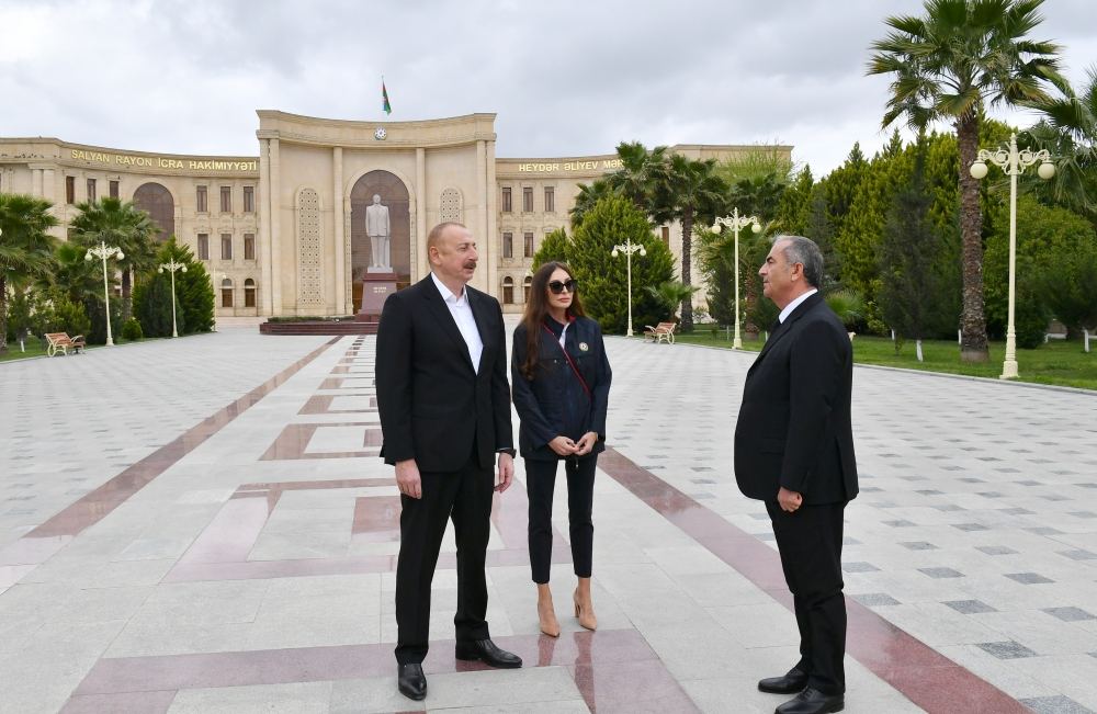President Ilham Aliyev, First Lady Mehriban Aliyeva visit Salyan district (PHOTO/VIDEO)