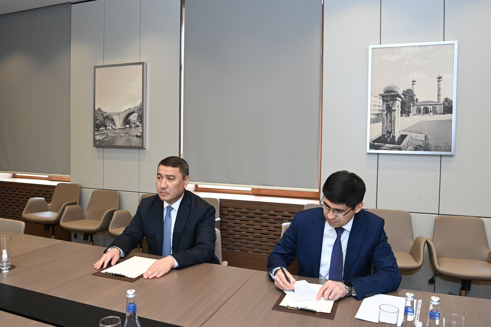 Джейхун Байрамов принял посла Казахстана в связи с окончанием срока его деятельности в стране (ФОТО)