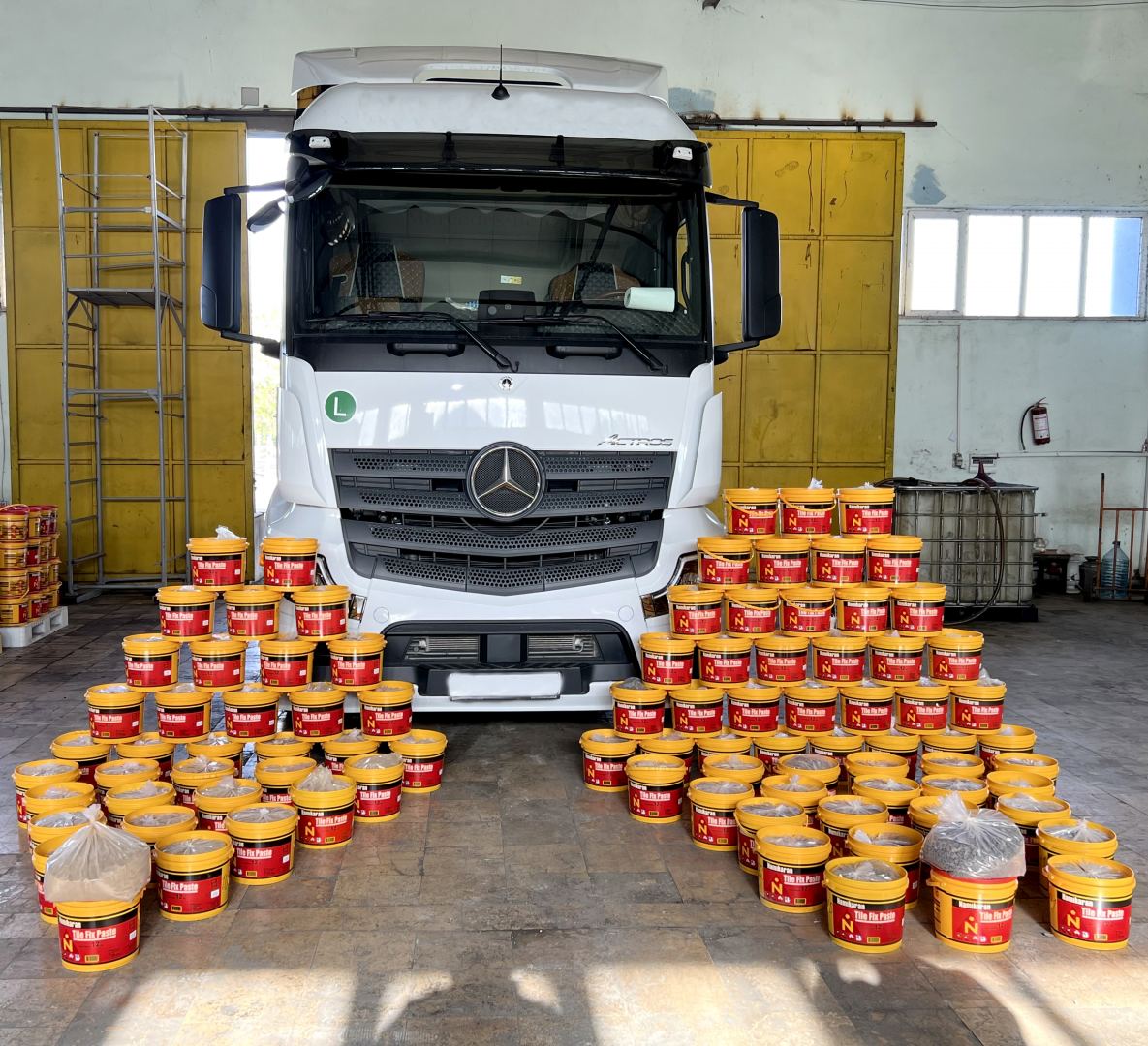 В следовавшем из Ирана через Азербайджан грузовом автомобиле обнаружены 500 кг героина (ФОТО)