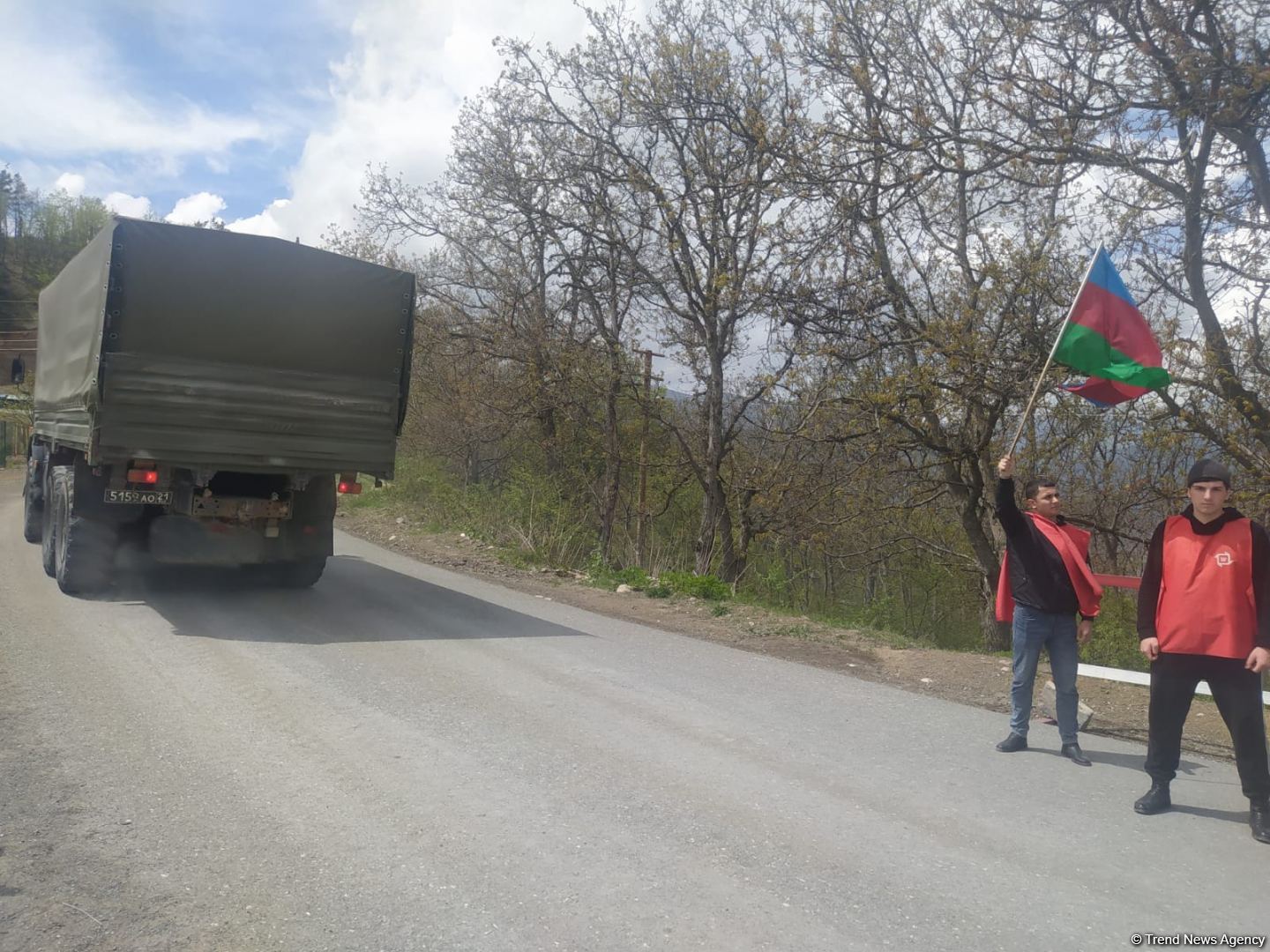 Sülhməramlılara aid 45 avtomobil Laçın yolundan maneəsiz keçib (FOTO)