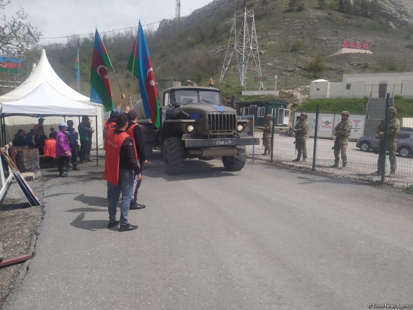 Russian peacekeepers' vehicles move freely along Azerbaijani Lachin-Khankendi road (PHOTO)