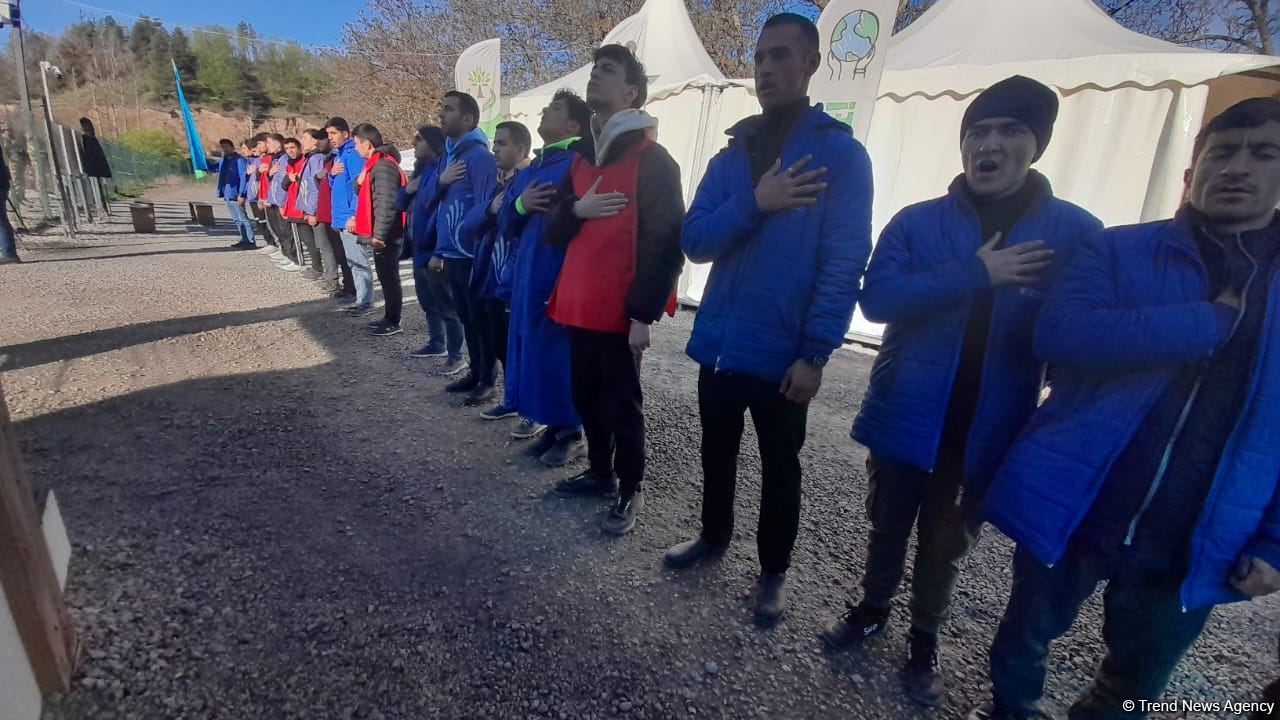 Peaceful protest of Azerbaijani eco-activists continues on Lachin-Khankendi road (PHOTO)