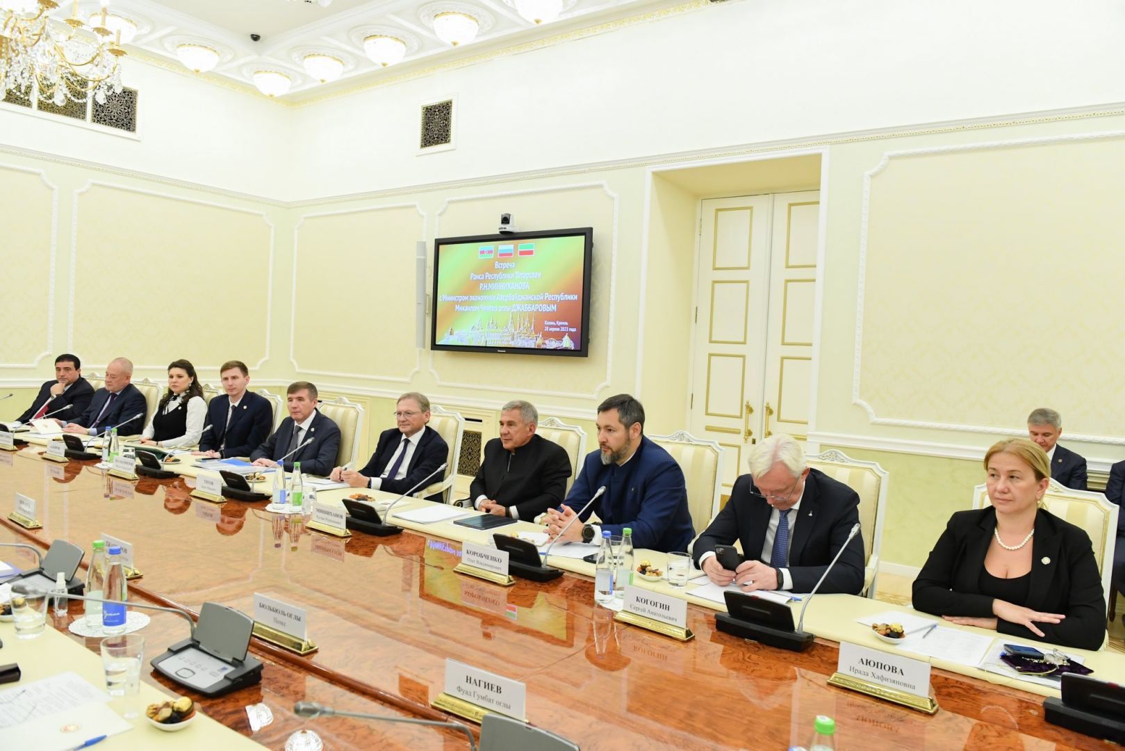 Azerbaijani minister of economy meets head of Russia's Tatarstan (PHOTO)