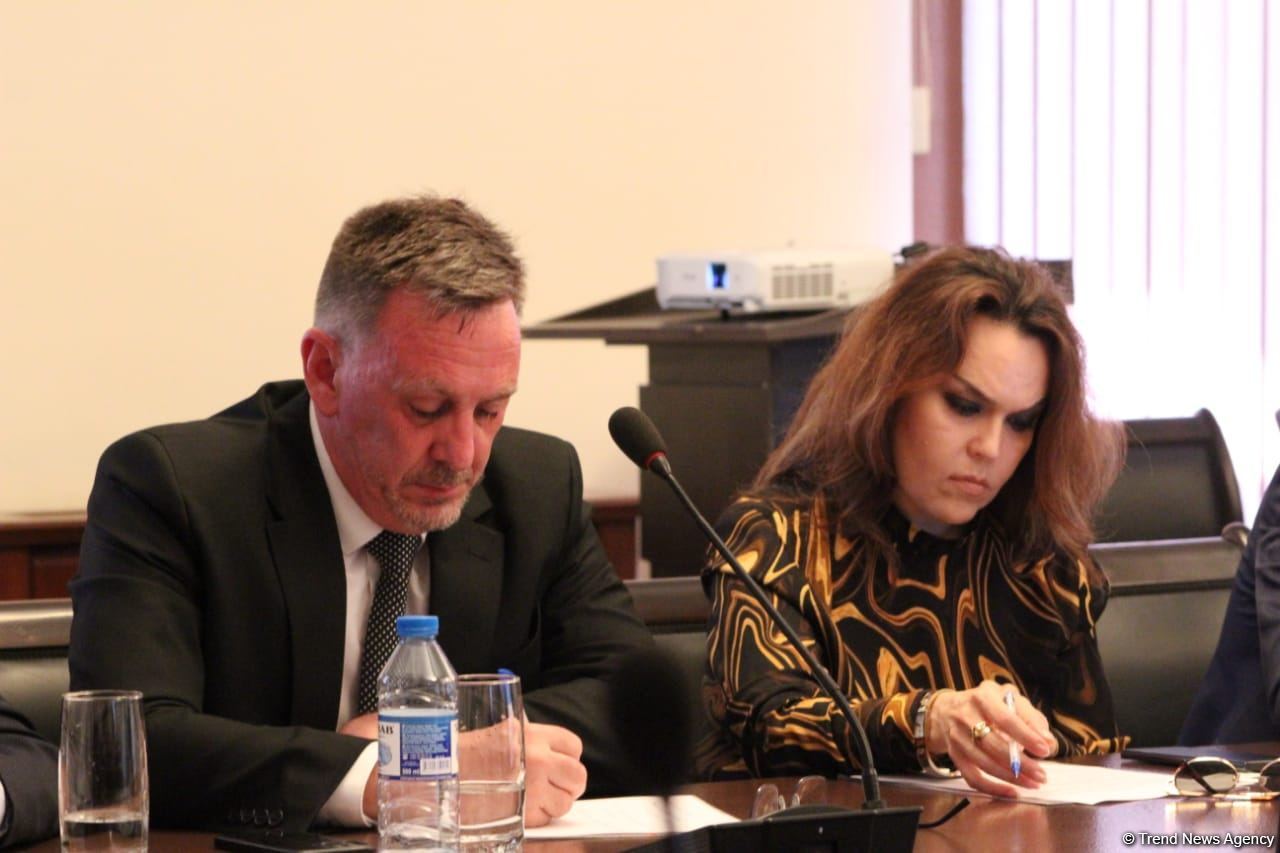 Reps of diplomatic corps hold briefing on humanitarian de-mining activities in Azerbaijan (PHOTO)