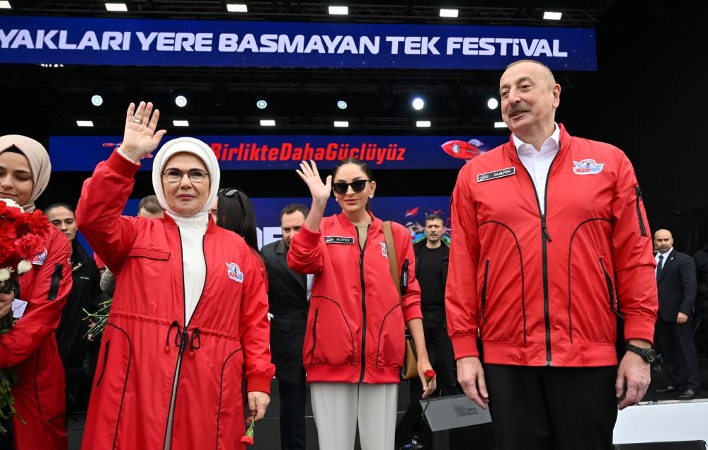 Участники фестиваля «ТЕХНОФЕСТ»  тепло приветствовали Президента Ильхама Алиева и Первую леди Мехрибан Алиеву (ФОТО)