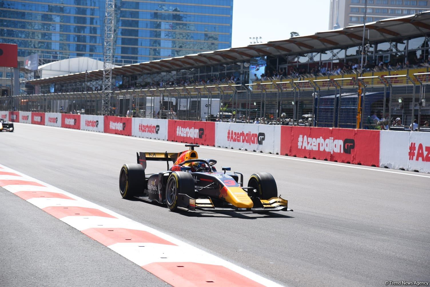 Serxio Peres 2023 Formula 1 Azərbaycan Qran Prisinin qalibi oldu
