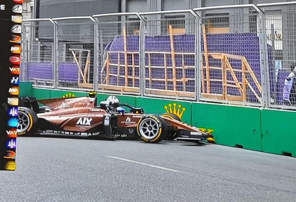 В основной гонке "Формулы 2" произошла авария (ФОТО)