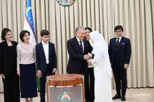 President of Uzbekistan votes in referendum (PHOTO)